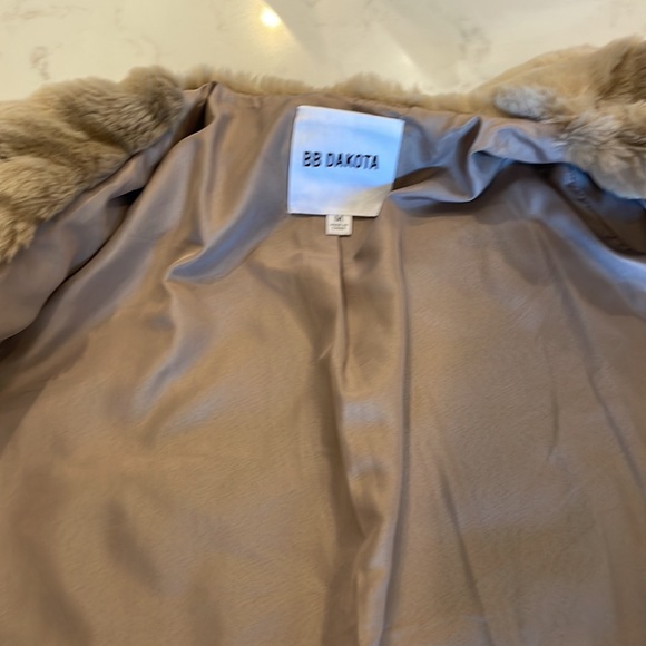 BB Dakota Faux Fur Coat - Picture 5 of 6